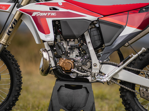 AB1DFB45-F07A-4BCF-A7A5-8FA57E742E89 AB1DFB45-F07A-4BCF-A7A5-8FA57E742E89